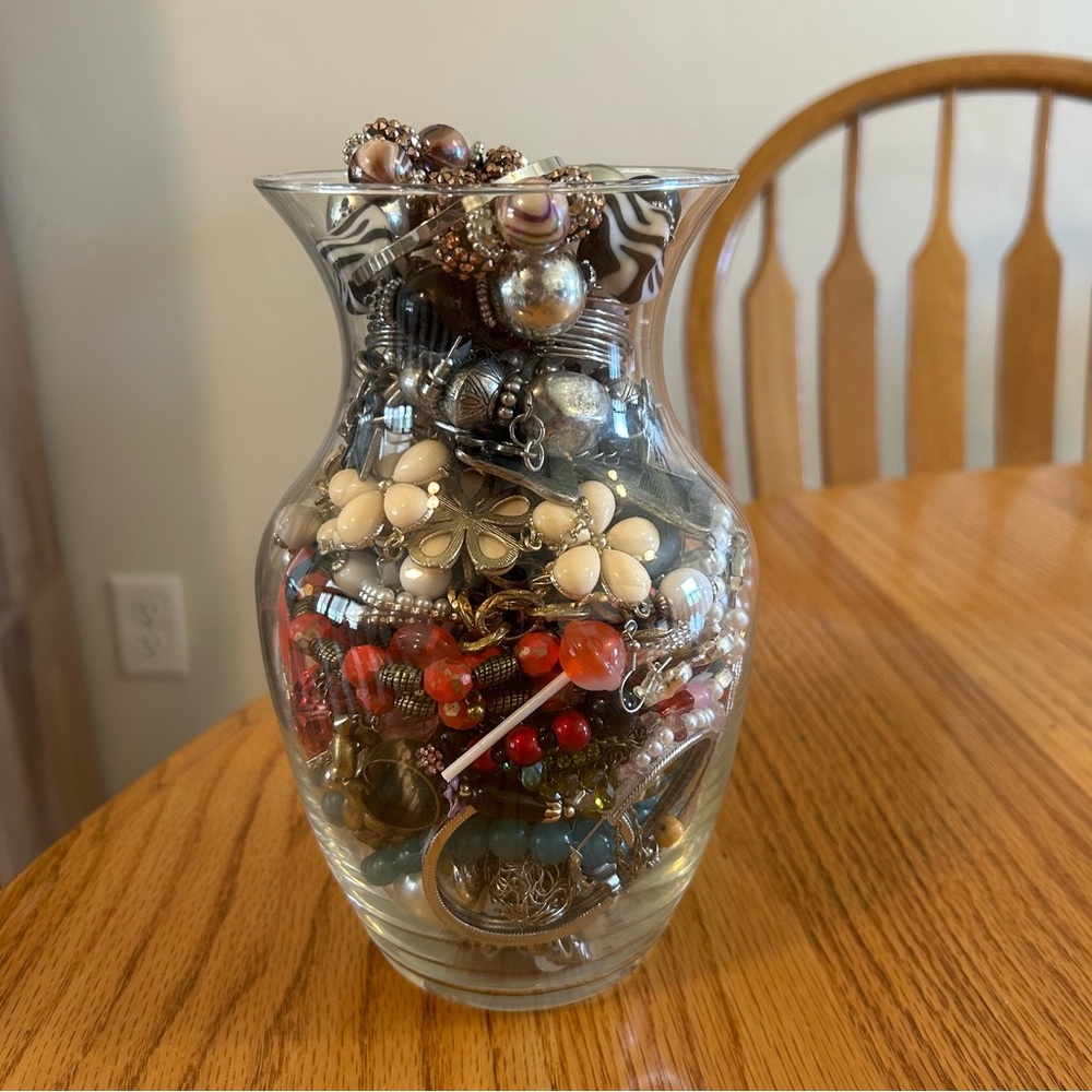 Medium Mystery Jewelry Vase